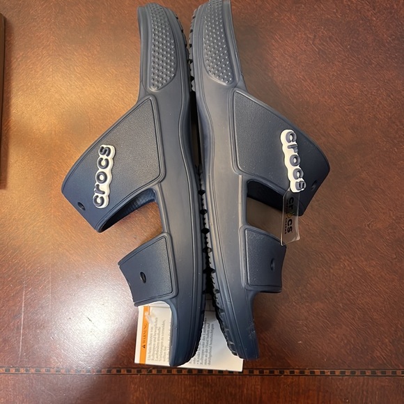 Women’s Croc sandals WITH 5 Jibbitz - Picture 2 of 4